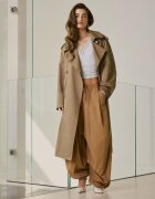 Stradivarius Pantaloni Model Tehnic Cu Pliuri Camel Închis Xs