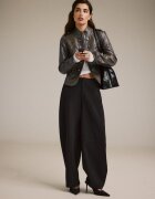 Stradivarius Sacou Cu Nasturi Gravați Imitație De Piele Kaki M