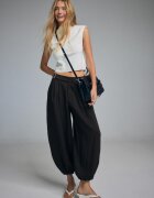Stradivarius Top Din Tricot Cu Guler Cu Bandă Ecru M