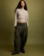 Stradivarius Tricou Cu Guler Bărcuță Și Betelie Piatră M