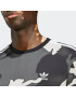 ADIDAS ORIGINALS Tricou 'Graphics Camo Allover Print' bej deschis / gri închis / negru / alb - Pled.ro