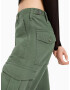 Bershka Pantaloni cu buzunare verde - Pled.ro