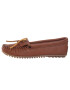 Minnetonka Mocasini 'Deerskin Kilty' maro caramel / maro deschis - Pled.ro