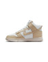 Nike Sportswear Sneaker înalt 'Dunk High LX' auriu / alb - Pled.ro