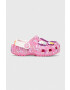 Crocs slapi copii CLASSIC HELLO KITTY CLOG culoarea roz - Pled.ro