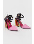 Kat Maconie pumps Naira - Pled.ro