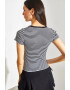 Shade Tricou crop cu model in dungi si decolteu la baza gatului - Pled.ro