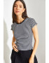 Shade Tricou crop cu model in dungi si decolteu la baza gatului - Pled.ro