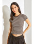 Shade Tricou crop cu model in dungi si decolteu la baza gatului - Pled.ro