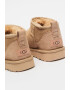 UGG Ghete slip-on de piele intoarsa cu finisaj rezistent la apa Classic Ultra Mini - Pled.ro