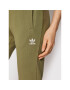 adidas Pantaloni trening adicolor Essentials H37877 Verde Slim Fit - Pled.ro