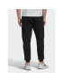 adidas Pantaloni trening Essentials Fleece Regular Tapered Cargo Joggers HL2226 Negru Regular Fit - Pled.ro