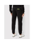 Guess Pantaloni trening Z2YB17 FL04W Negru Regular Fit - Pled.ro