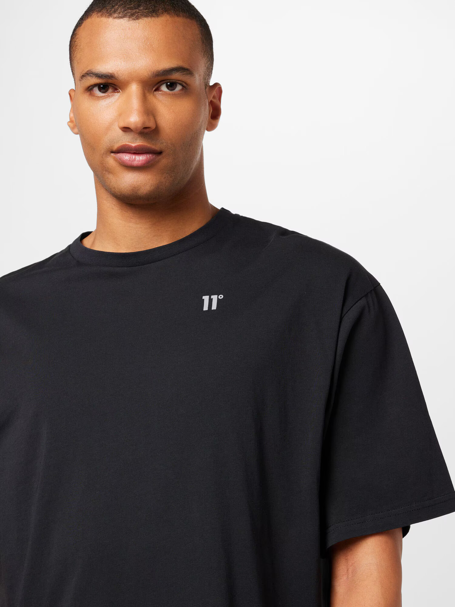 11 Degrees Tricou gri argintiu / negru - Pled.ro