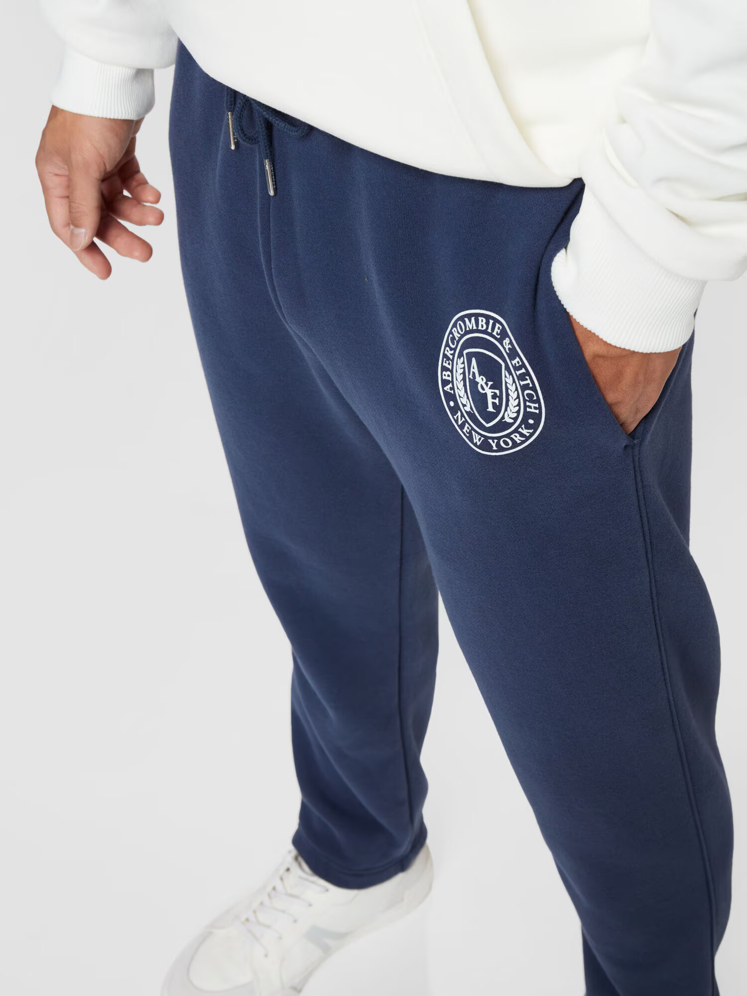 Abercrombie & Fitch Pantaloni albastru marin / alb - Pled.ro