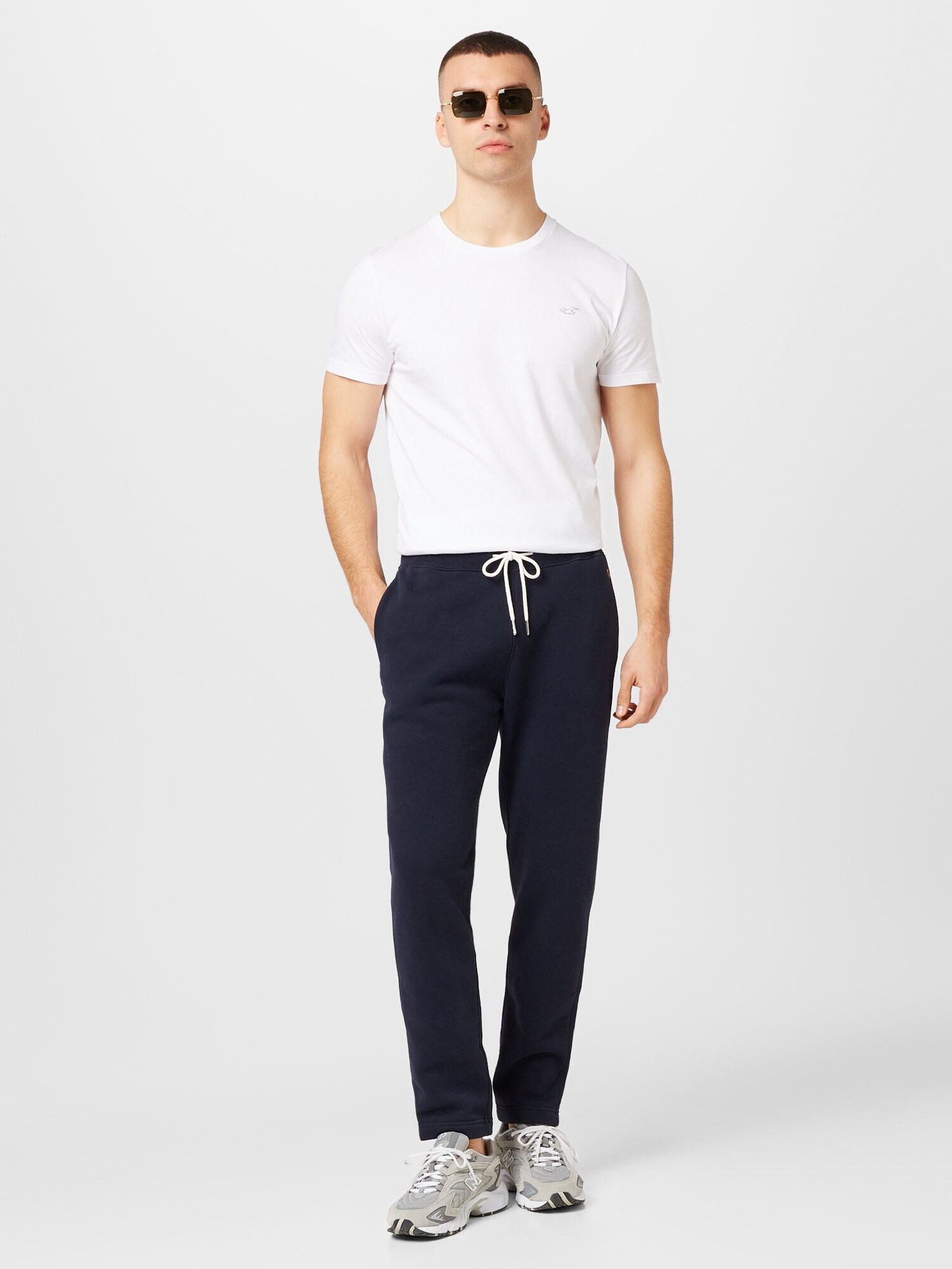 Abercrombie & Fitch Pantaloni bleumarin - Pled.ro