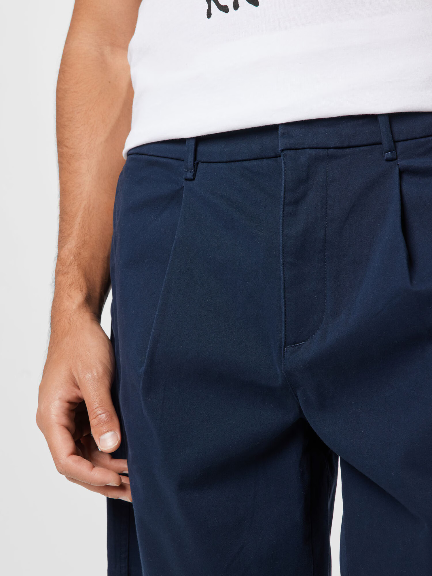 Abercrombie & Fitch Pantaloni cutați bleumarin - Pled.ro