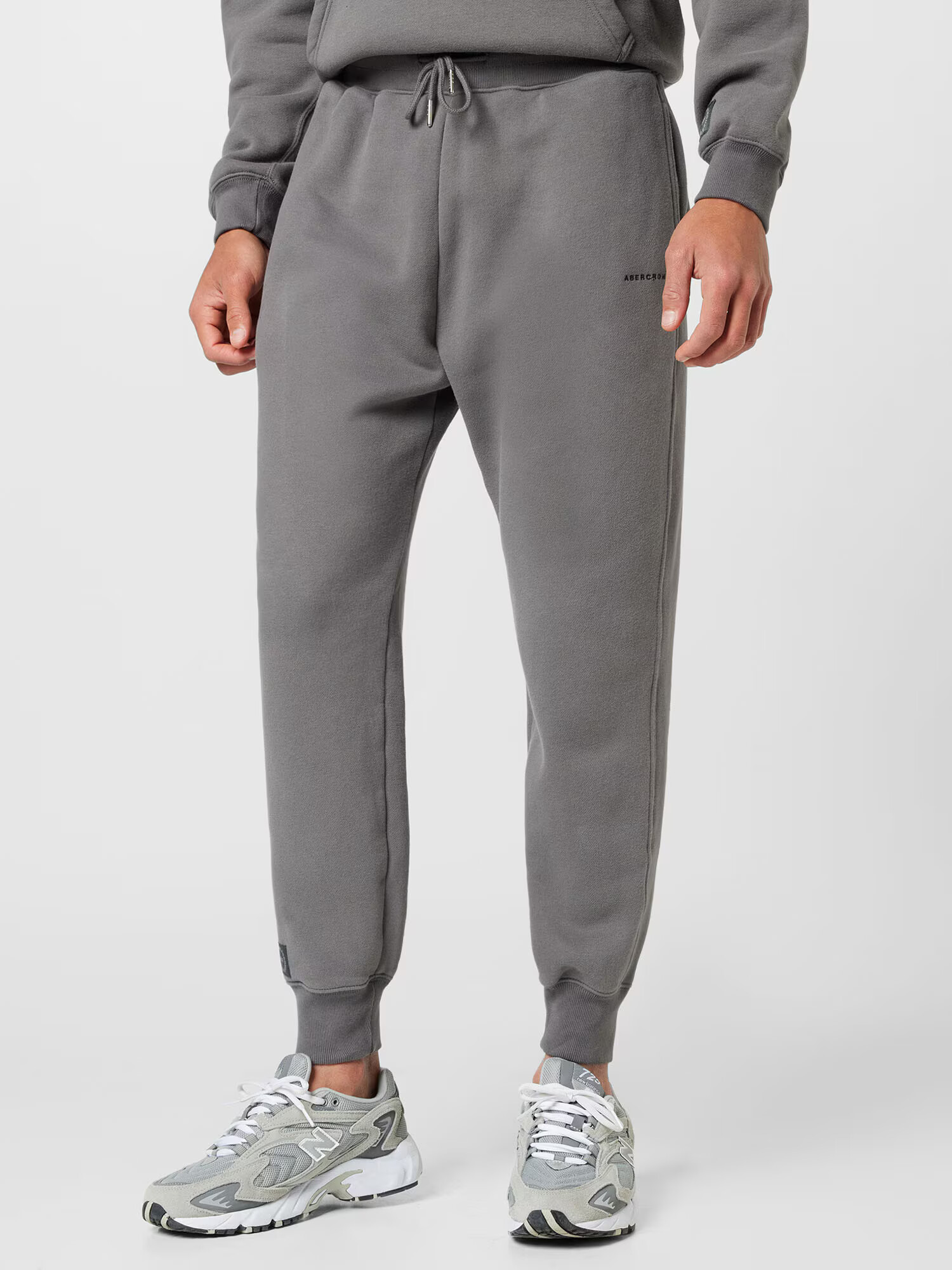 Abercrombie & Fitch Pantaloni gri închis - Pled.ro