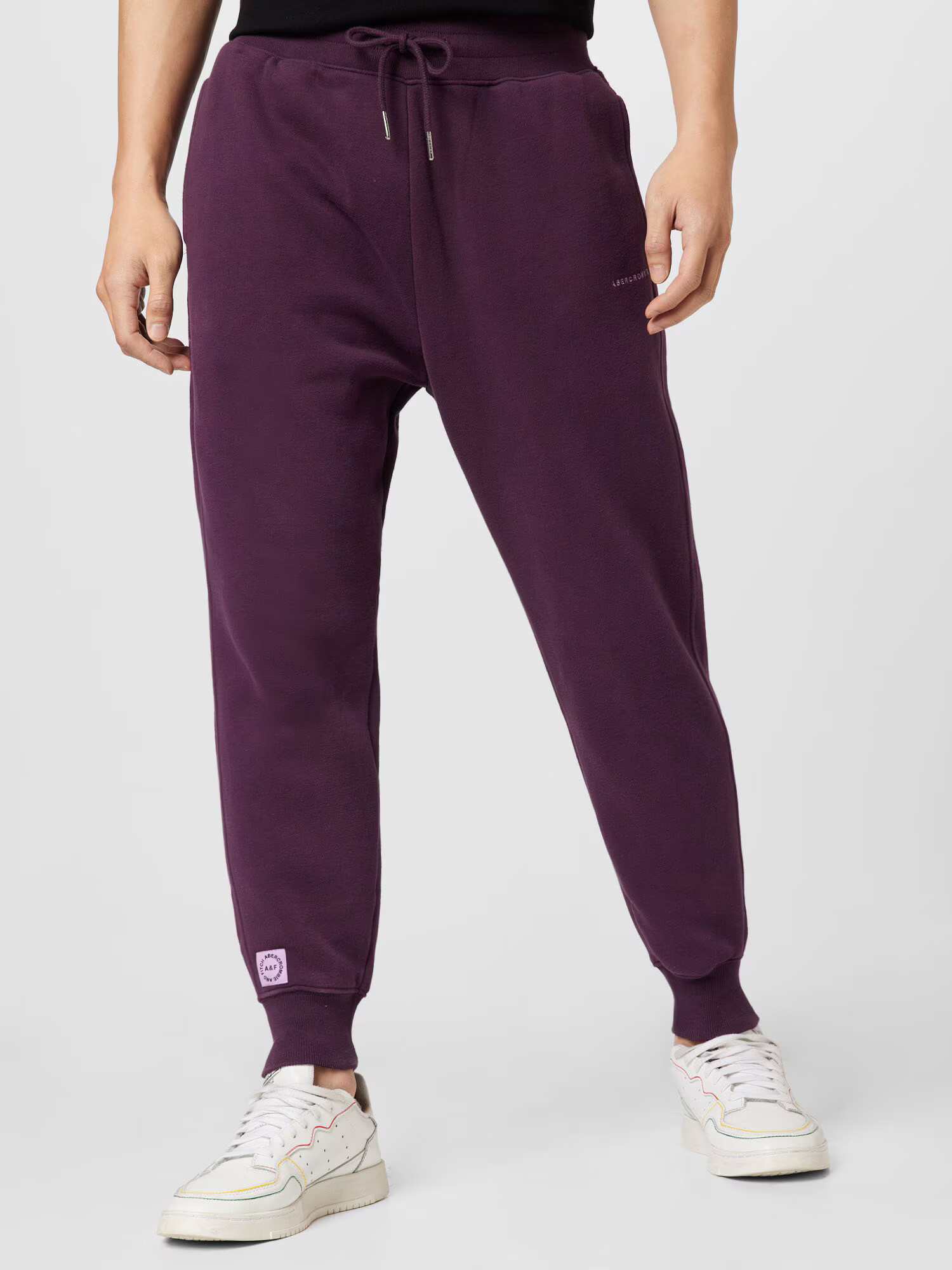 Abercrombie & Fitch Pantaloni mov închis - Pled.ro