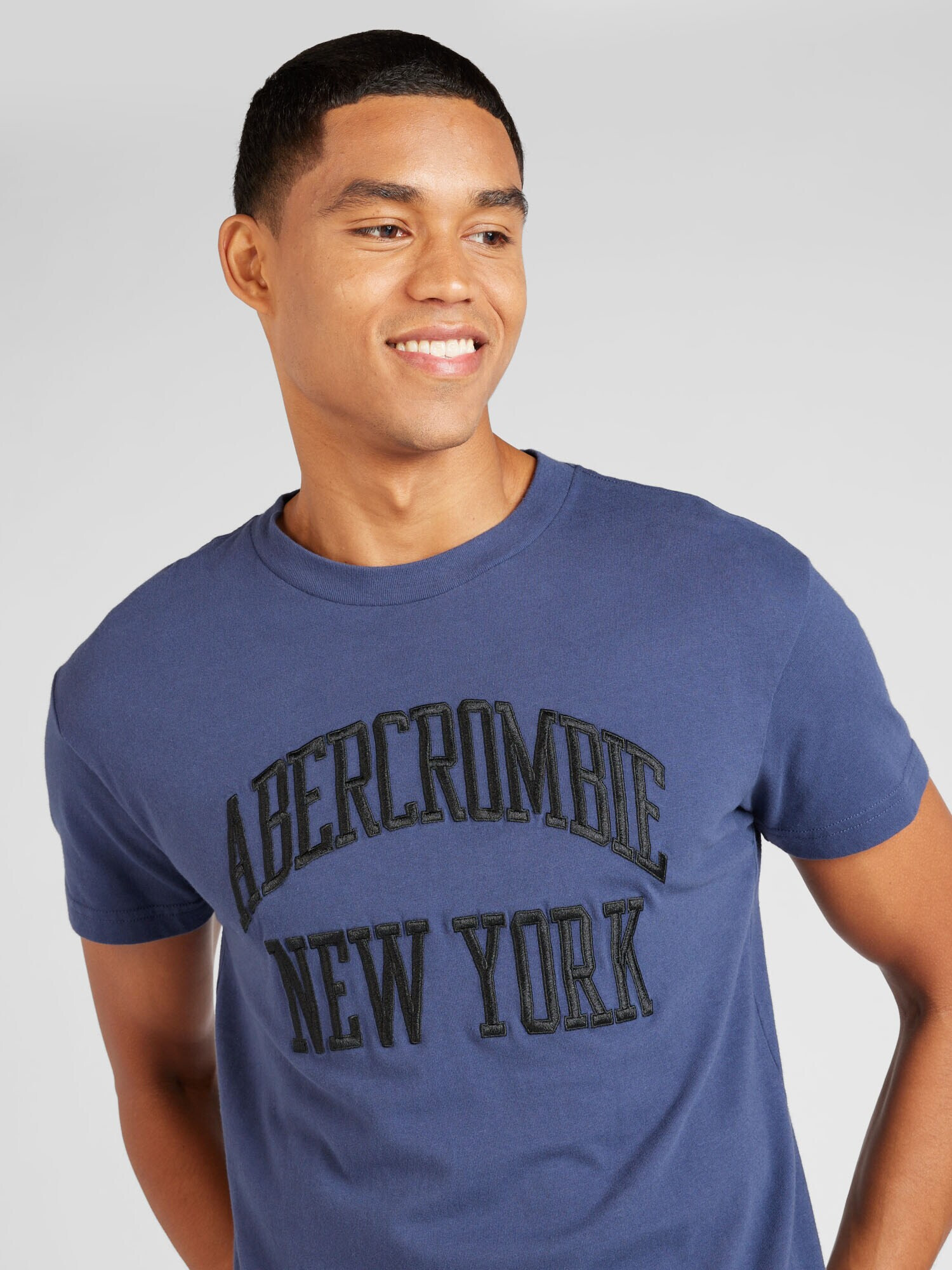 Abercrombie & Fitch Tricou albastru închis / negru - Pled.ro