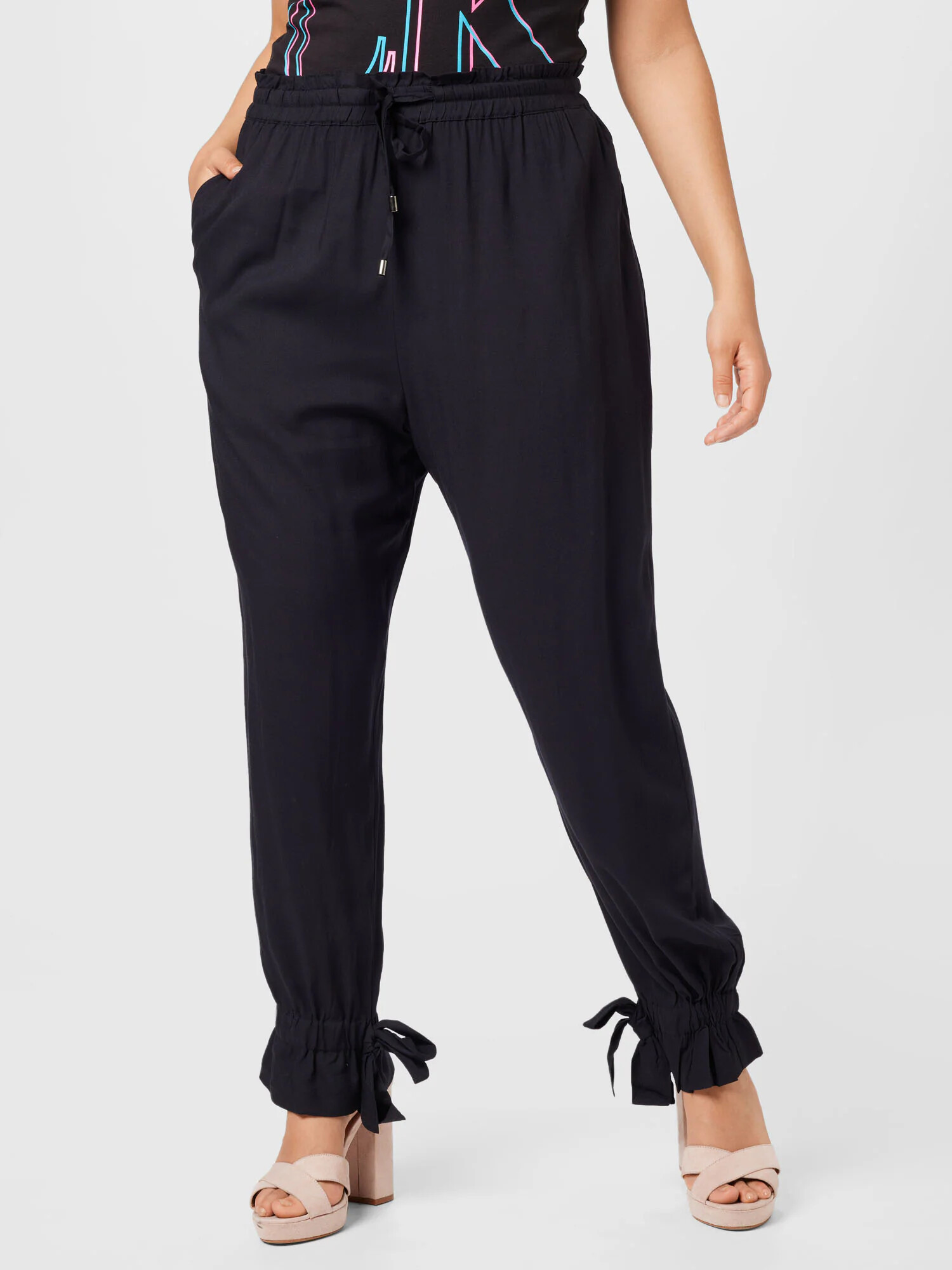 ABOUT YOU Curvy Pantaloni 'Madita' negru - Pled.ro