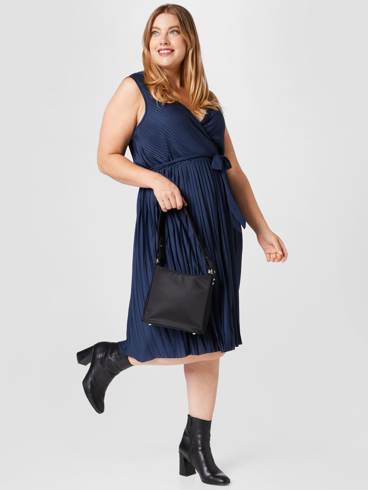 ABOUT YOU Curvy Rochie de cocktail 'Florentina' albastru închis - Pled.ro