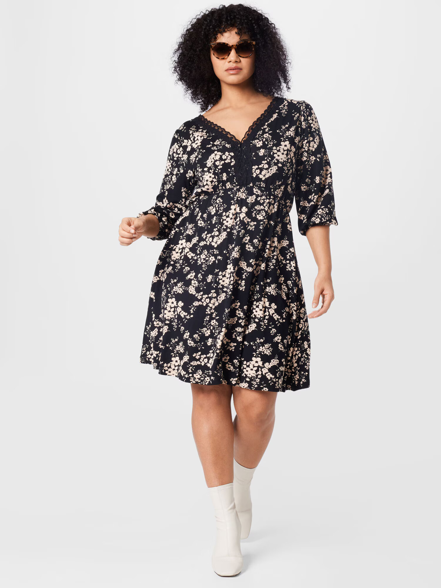 ABOUT YOU Curvy Rochie 'Valerie' bej deschis / negru - Pled.ro