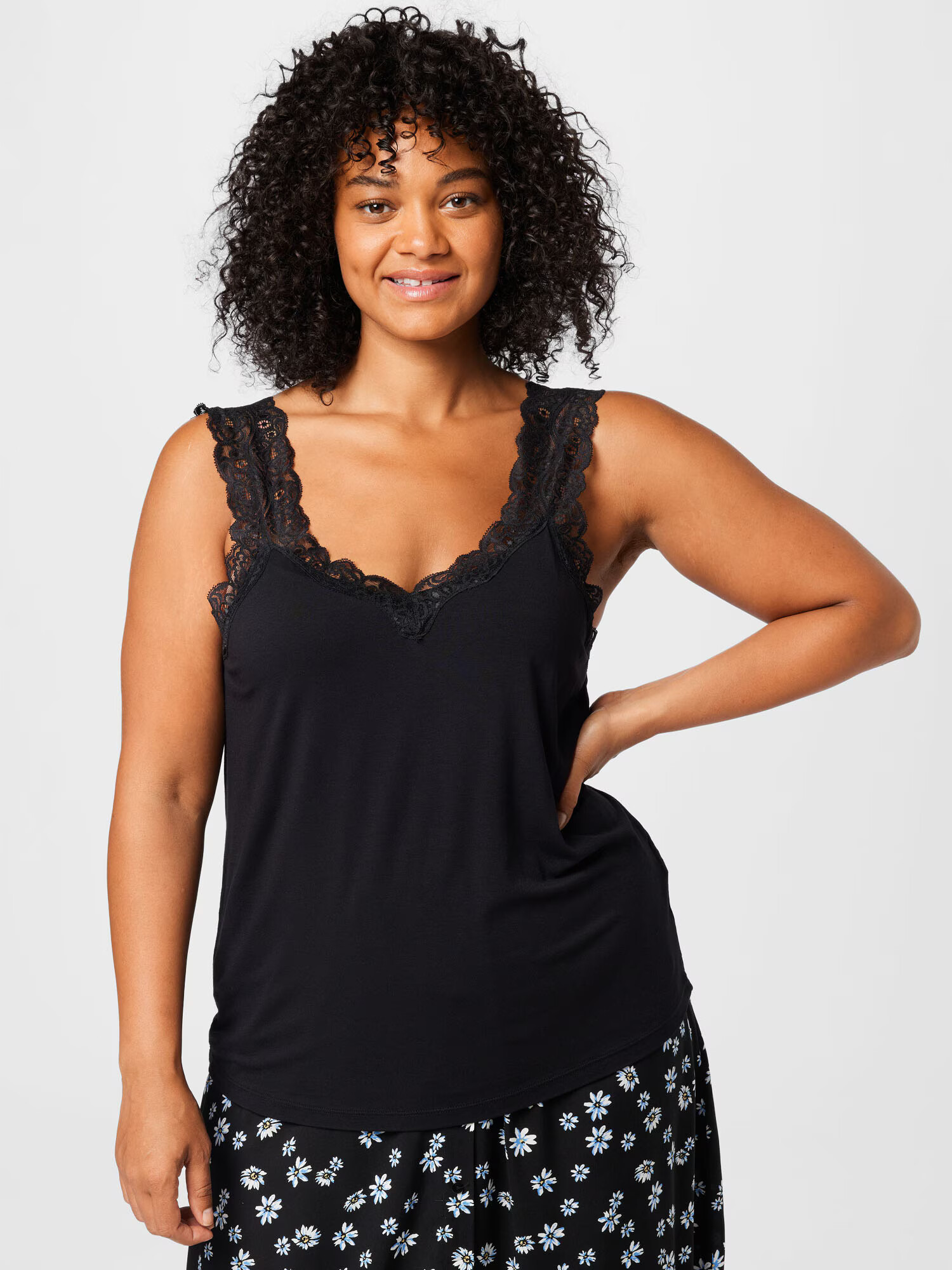 ABOUT YOU Curvy Top 'Svenja' negru - Pled.ro