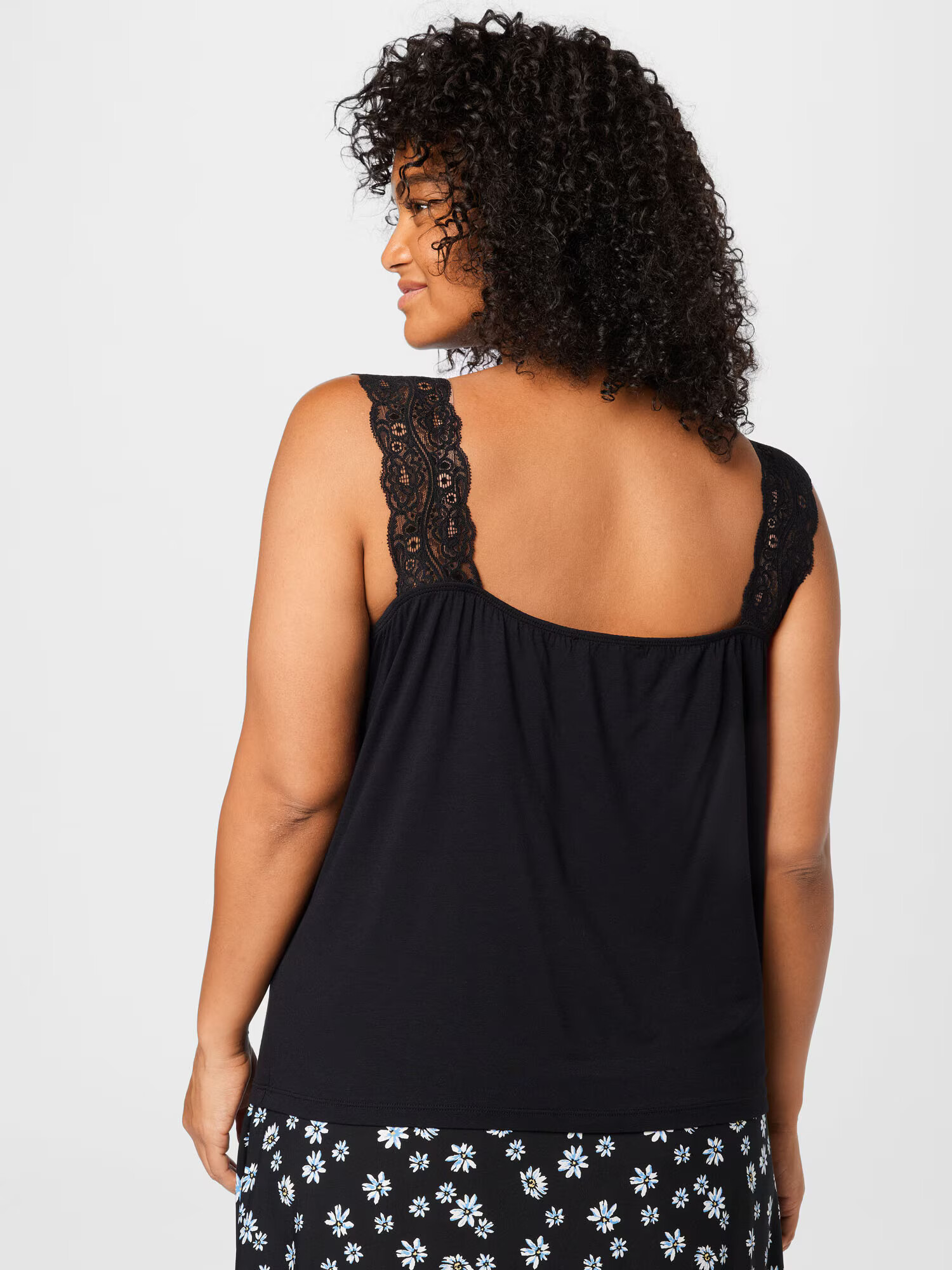 ABOUT YOU Curvy Top 'Svenja' negru - Pled.ro