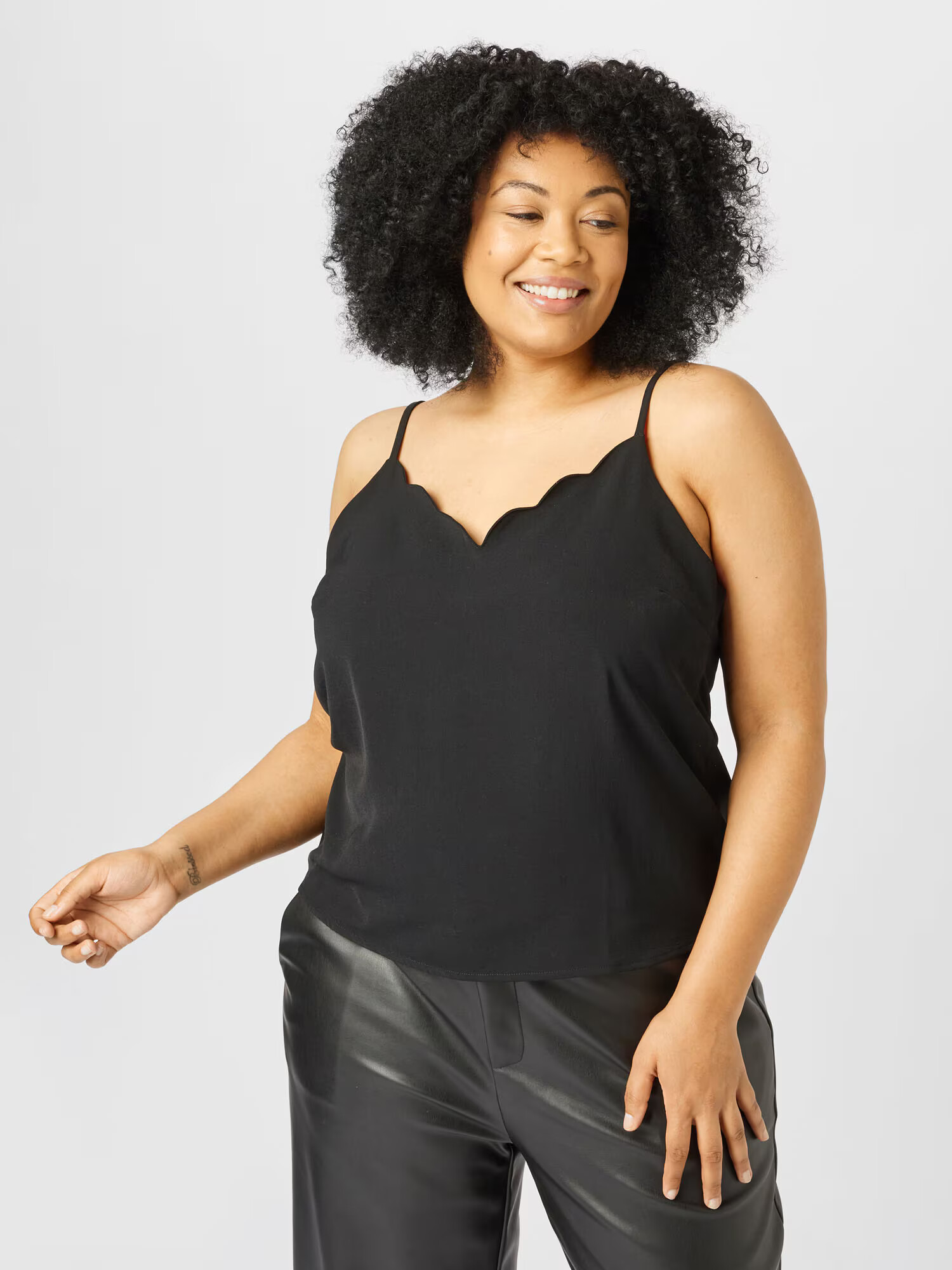 ABOUT YOU Curvy Top 'Tela' negru - Pled.ro