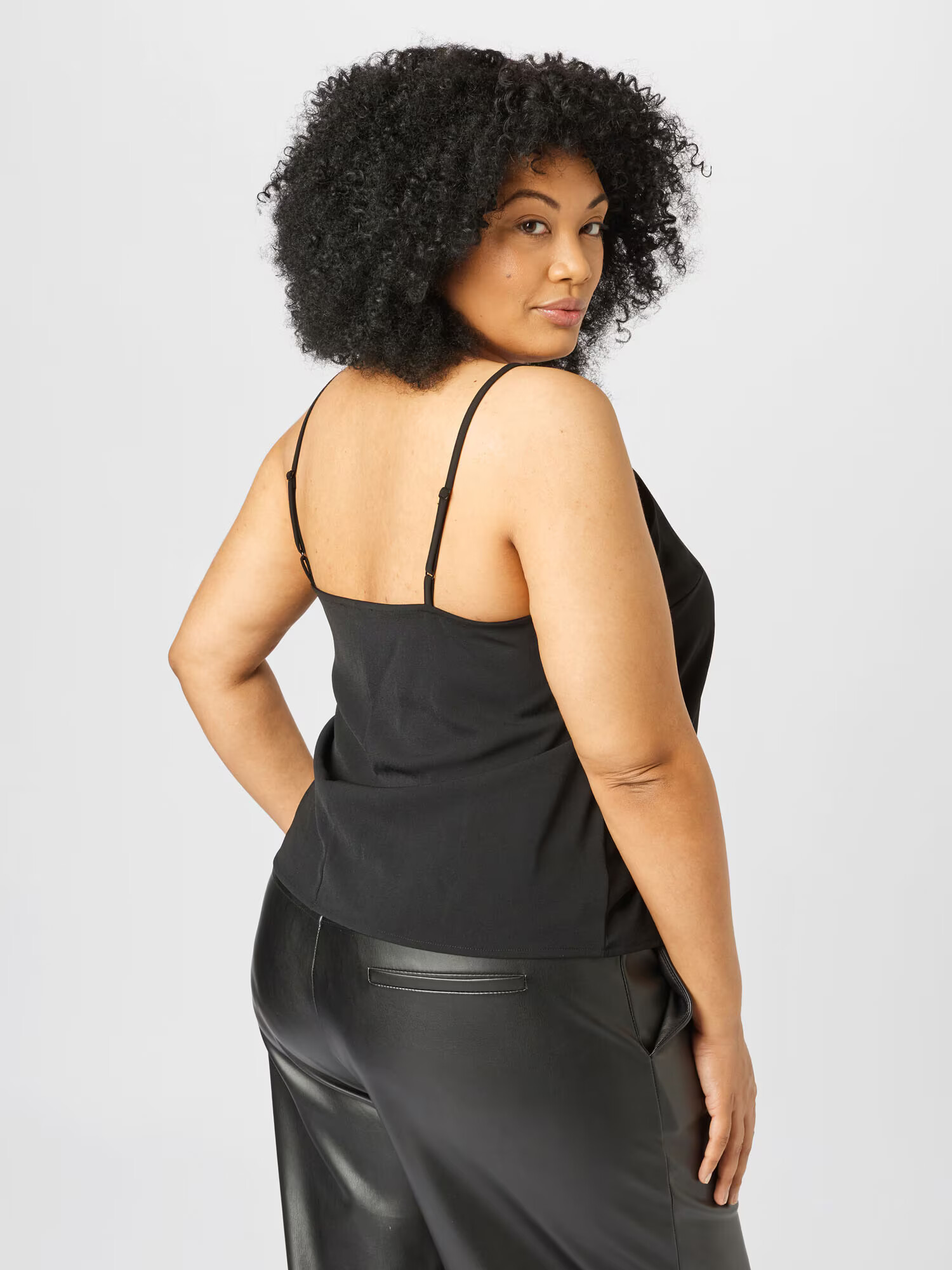 ABOUT YOU Curvy Top 'Tela' negru - Pled.ro