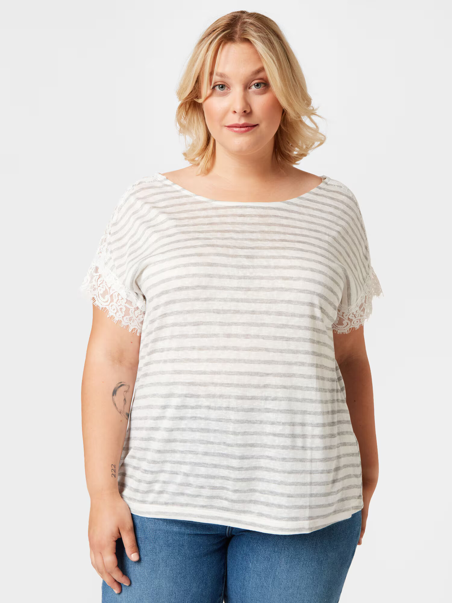 ABOUT YOU Curvy Tricou 'Karima' gri / alb - Pled.ro