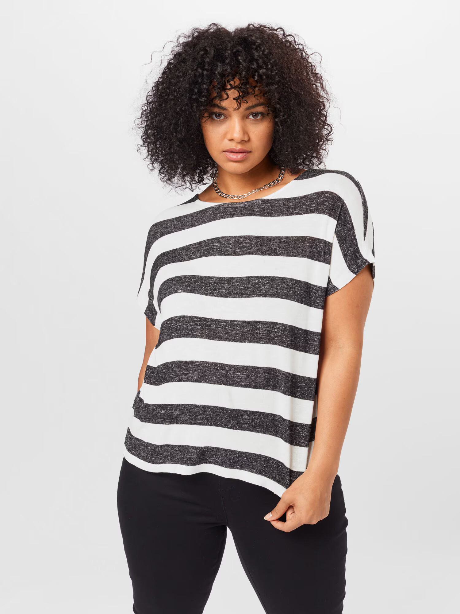 ABOUT YOU Curvy Tricou 'Lamya' negru / alb - Pled.ro