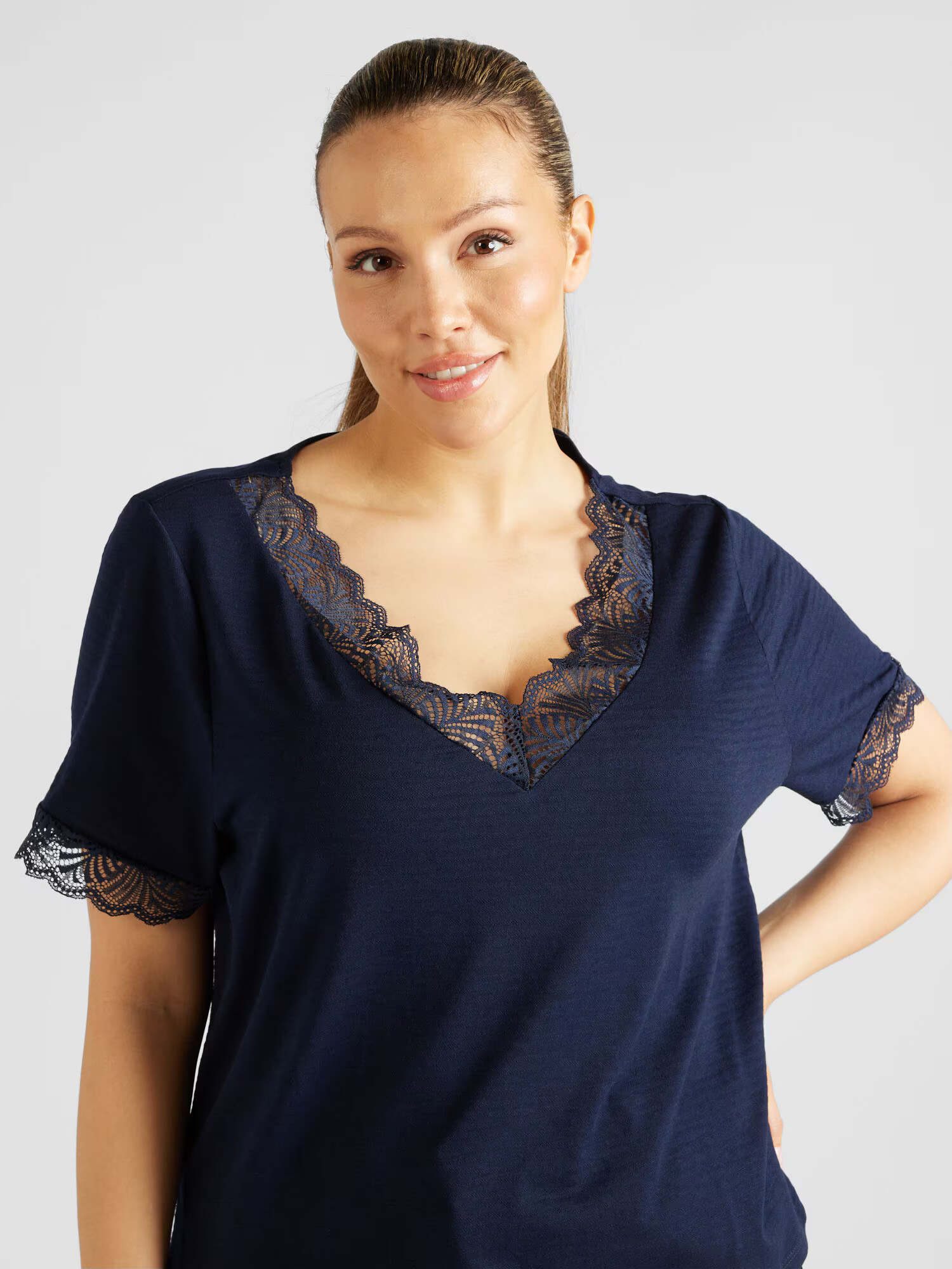 ABOUT YOU Curvy Tricou 'Lene Shirt' albastru - Pled.ro