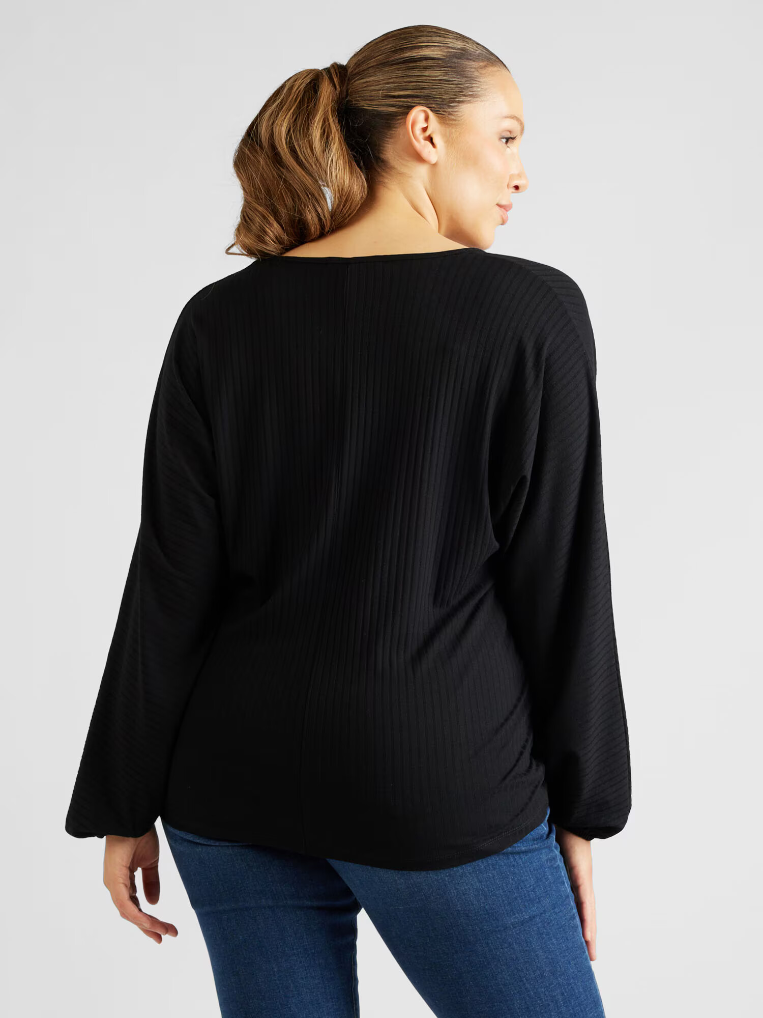 ABOUT YOU Curvy Tricou 'Lieven' negru - Pled.ro