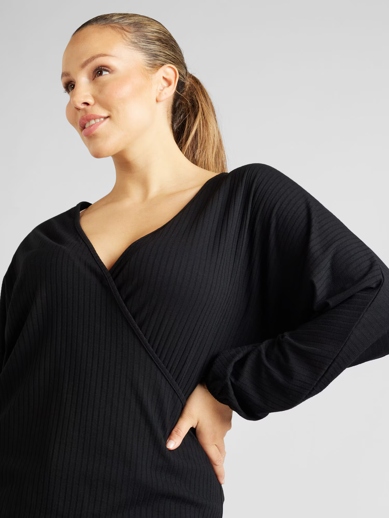 ABOUT YOU Curvy Tricou 'Lieven' negru - Pled.ro