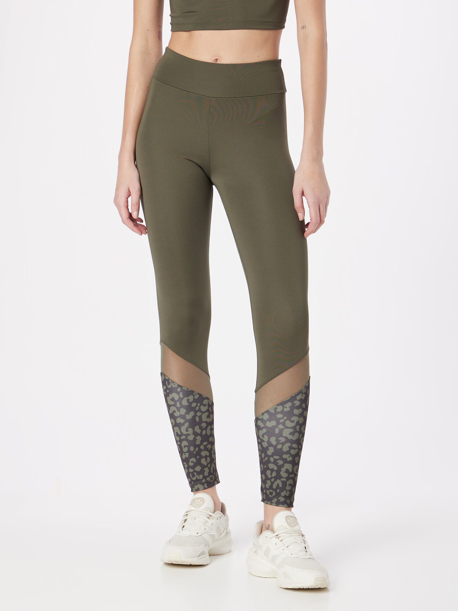 ABOUT YOU Pantaloni sport 'Jacqueline' kaki / negru - Pled.ro