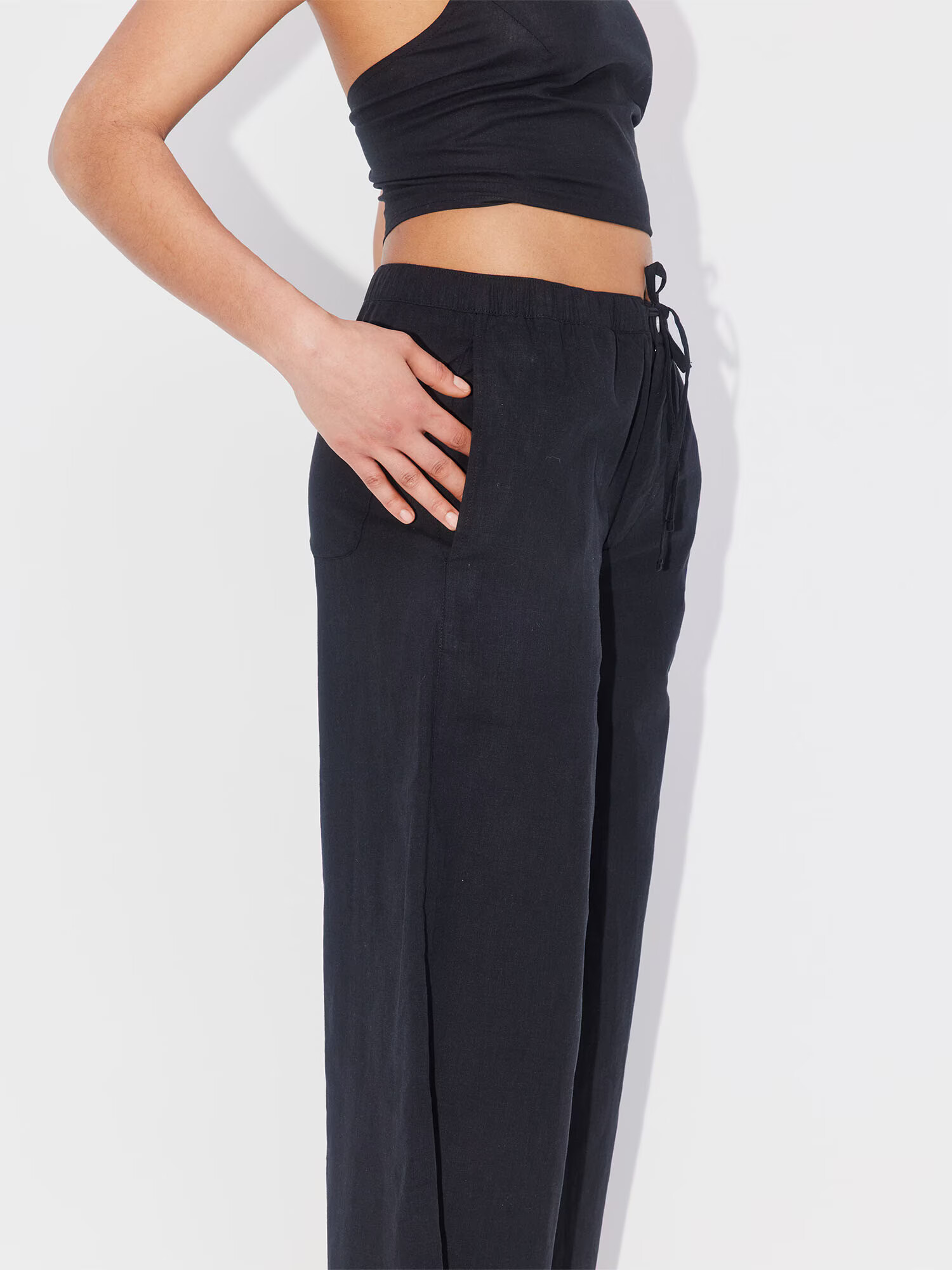 ABOUT YOU REBIRTH STUDIOS Pantaloni 'Holiday' negru - Pled.ro