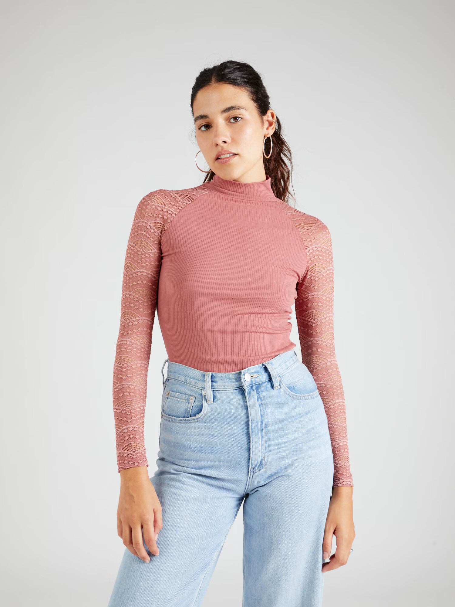 ABOUT YOU Tricou 'Nia' rosé - Pled.ro