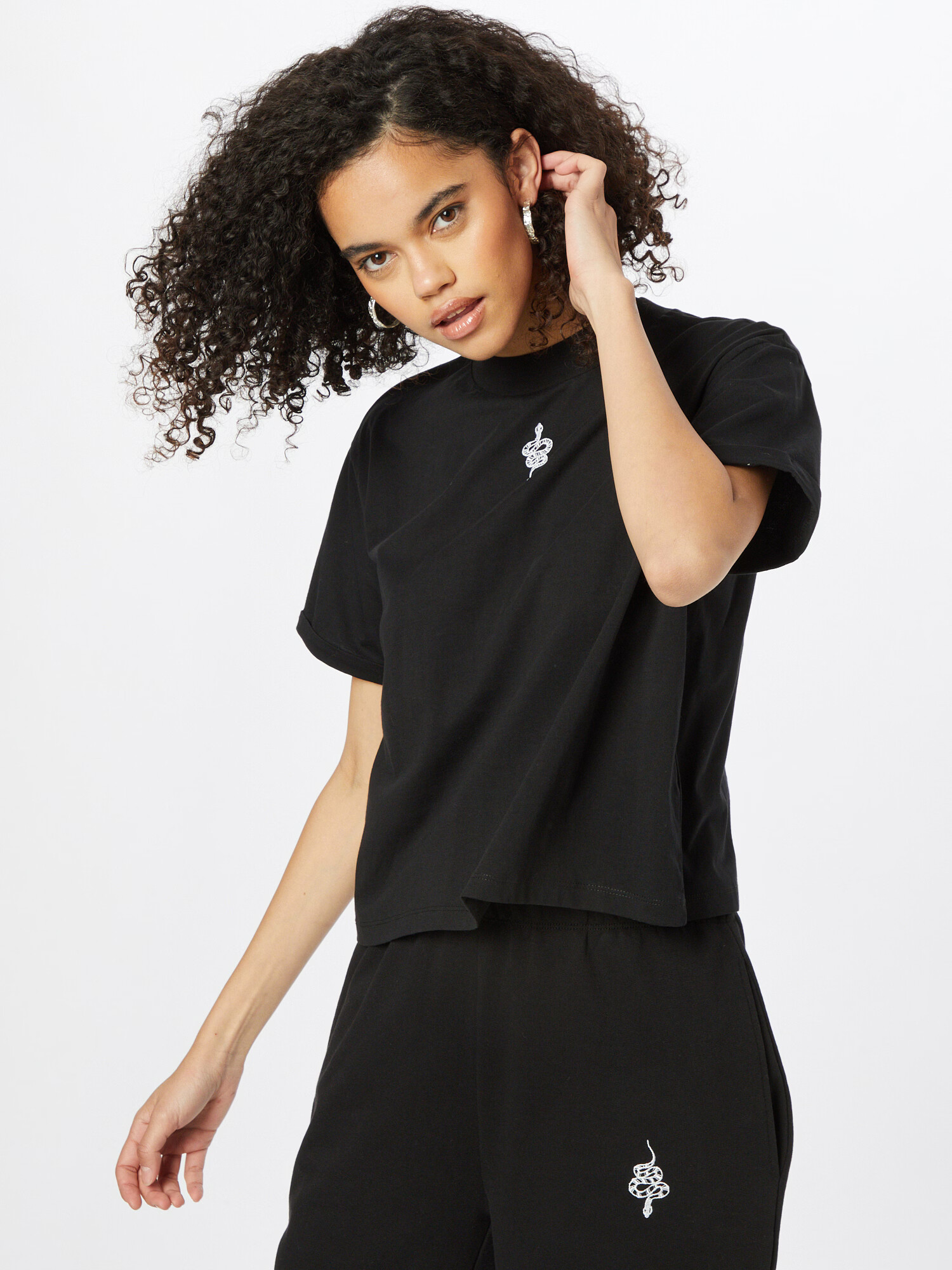 ABOUT YOU x INNA Tricou 'Selina' negru - Pled.ro