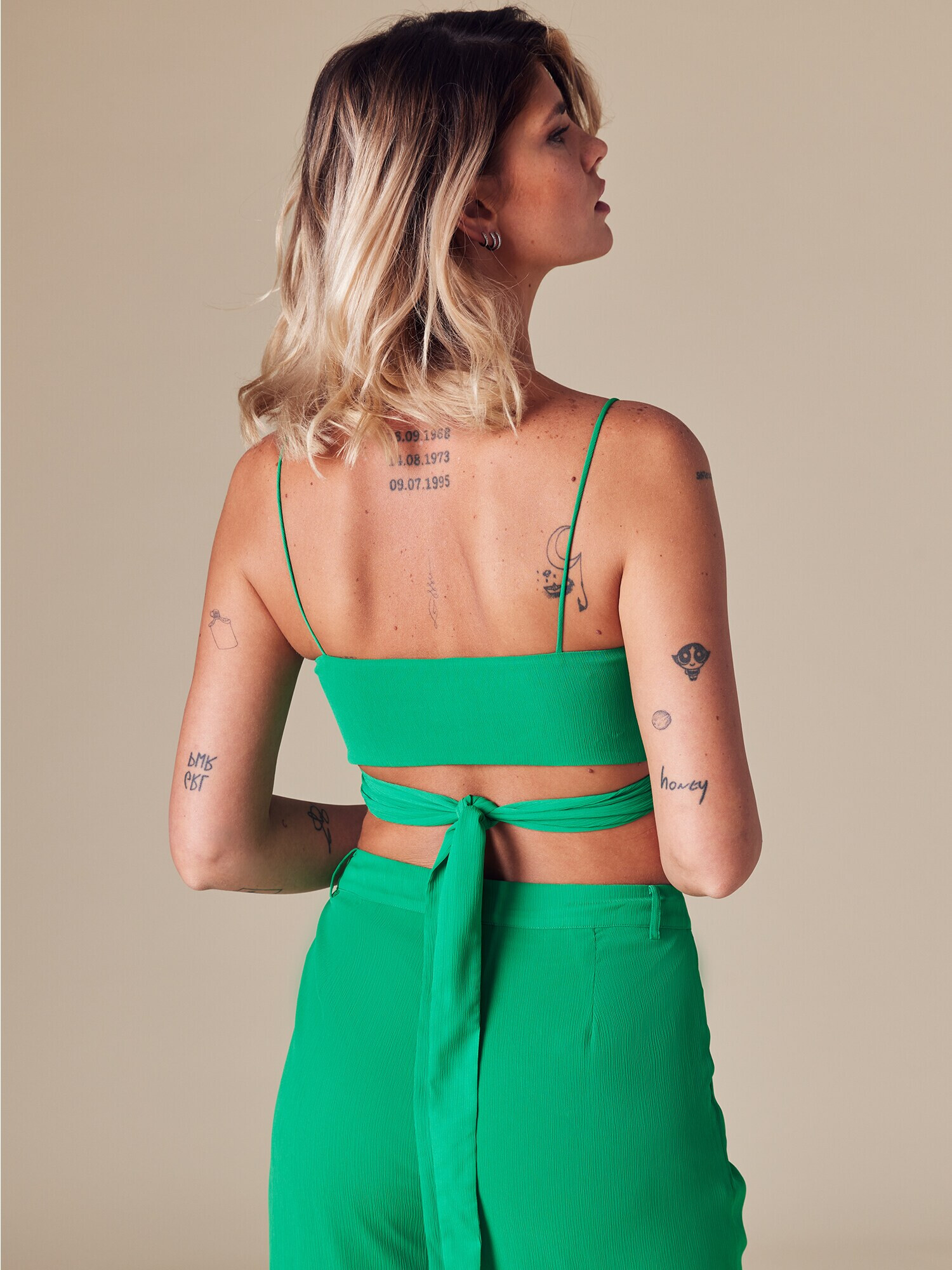 ABOUT YOU x Laura Giurcanu Top 'Charleen' verde - Pled.ro