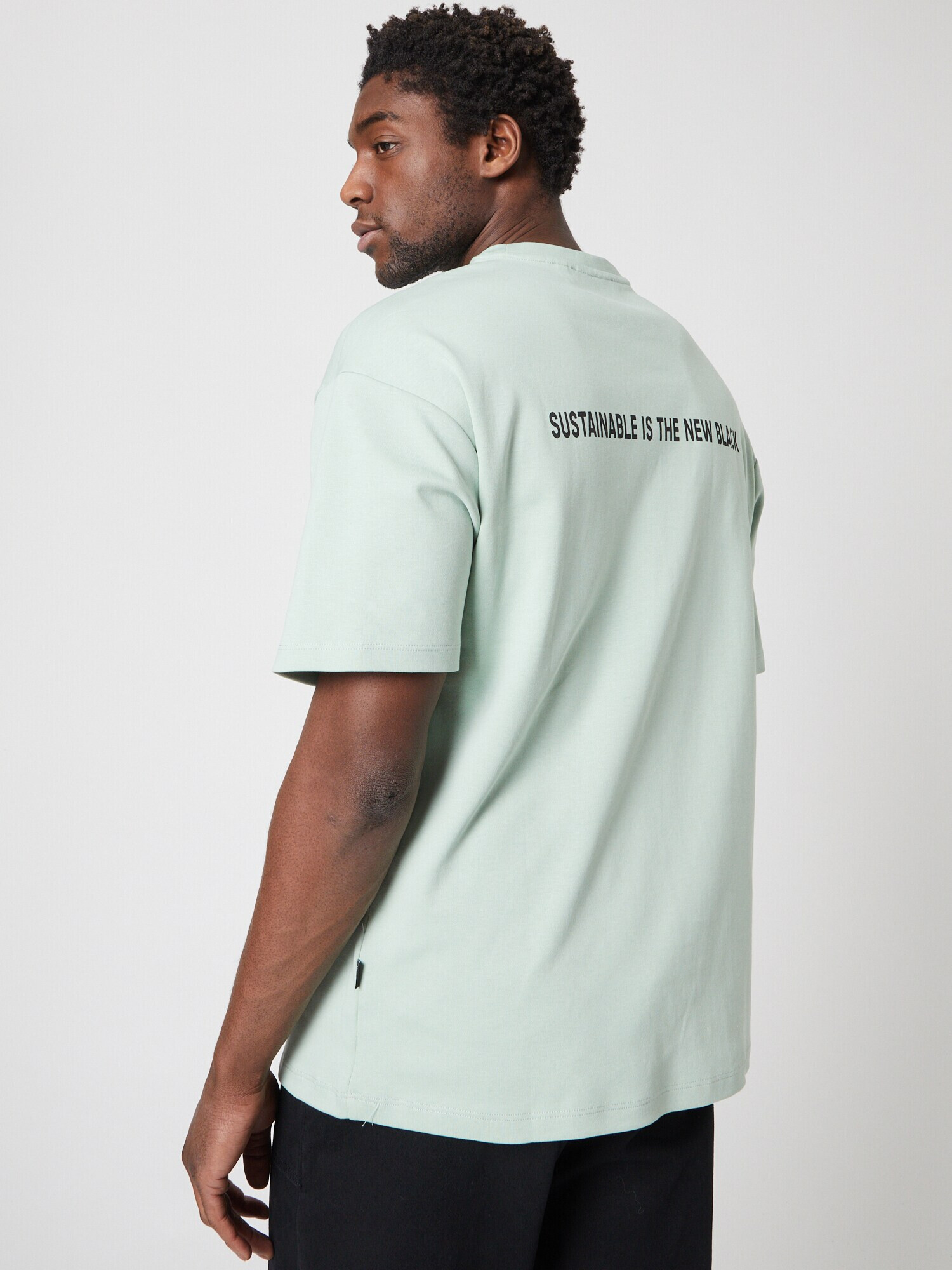 ABOUT YOU x Louis Darcis Tricou verde pastel / negru - Pled.ro