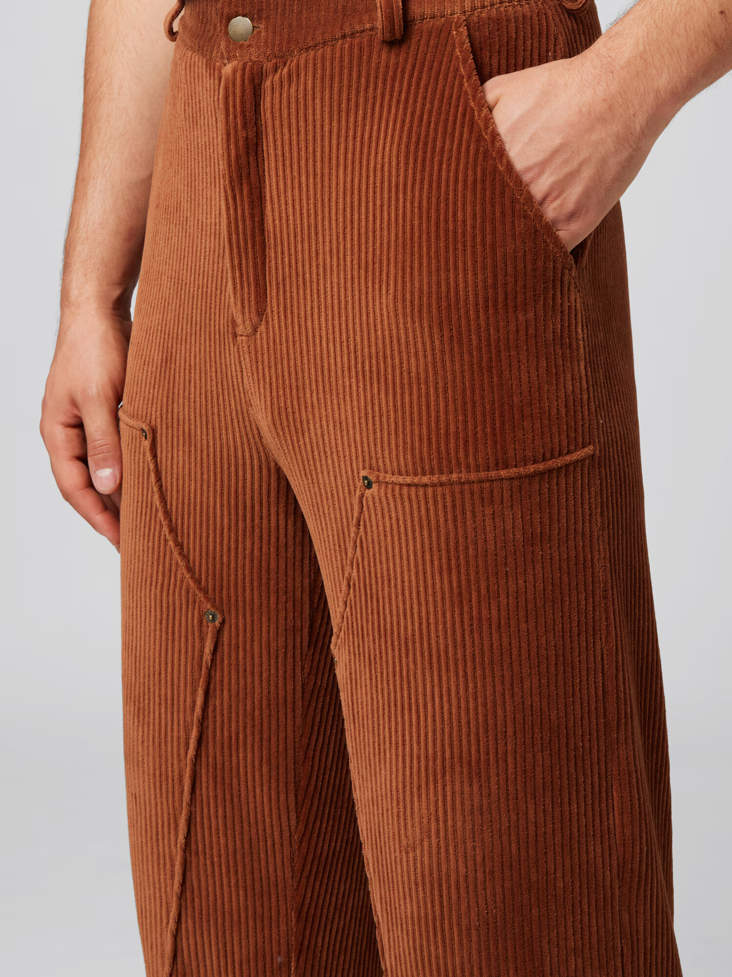 ABOUT YOU x Rewinside Pantaloni 'Felix' maro - Pled.ro