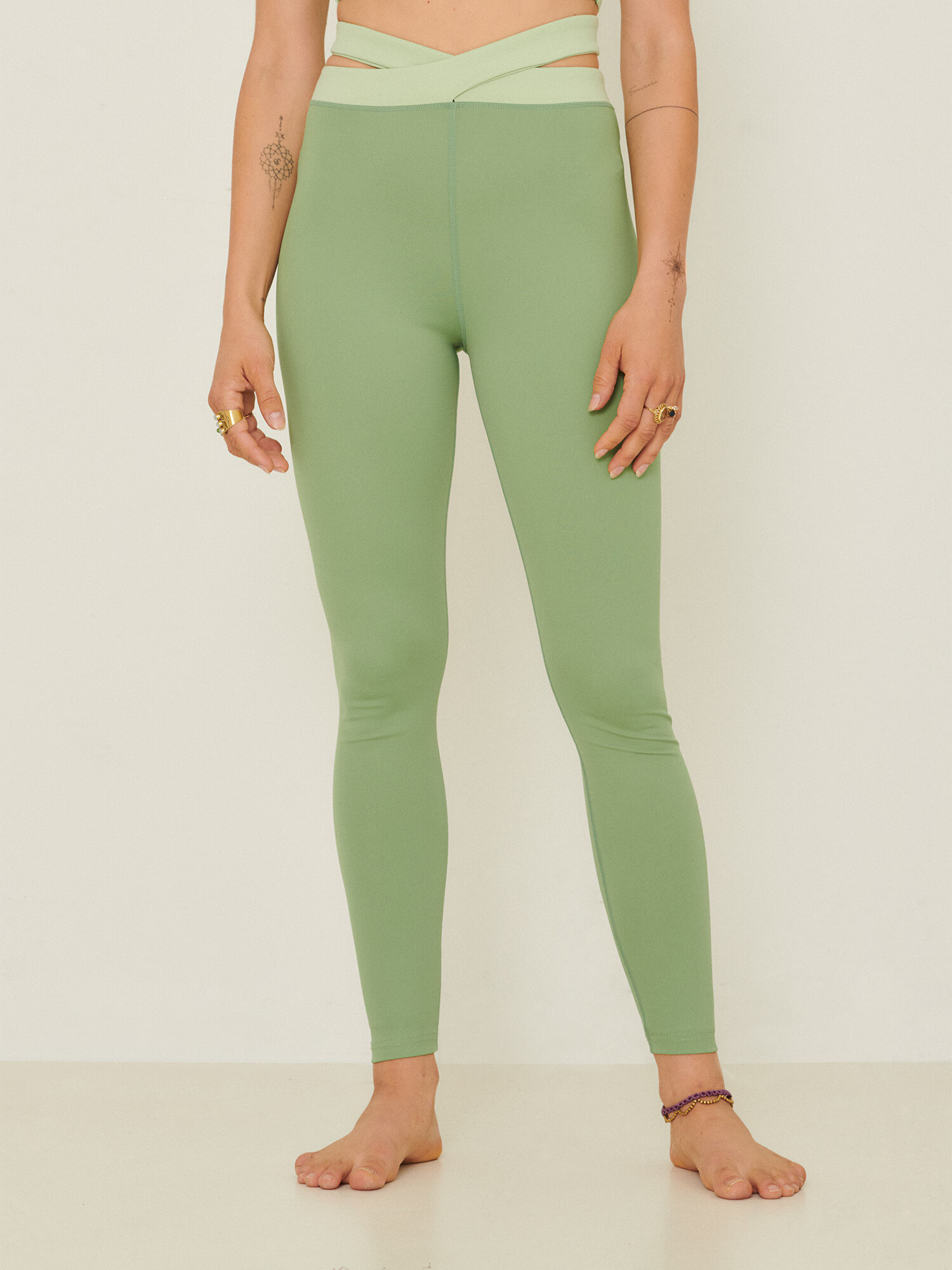 ABOUT YOU x Sofia Tsakiridou Leggings 'Alea' verde - Pled.ro