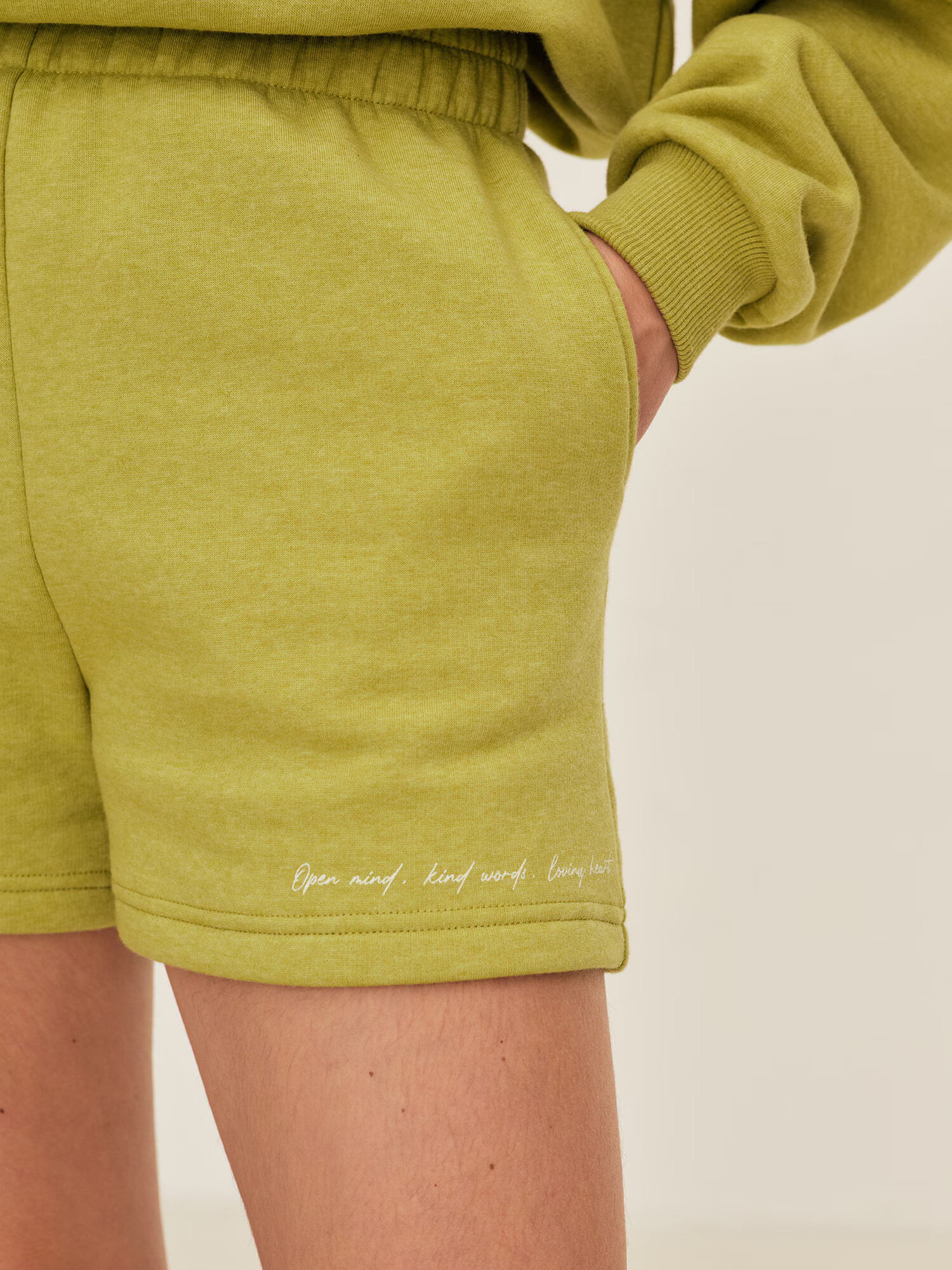 ABOUT YOU x Sofia Tsakiridou Pantaloni 'Marlo' verde - Pled.ro