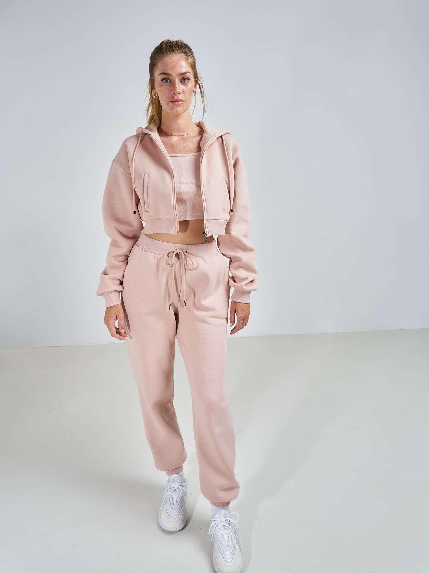 ABOUT YOU x Swalina&Linus Pantaloni 'Luisa' rosé - Pled.ro