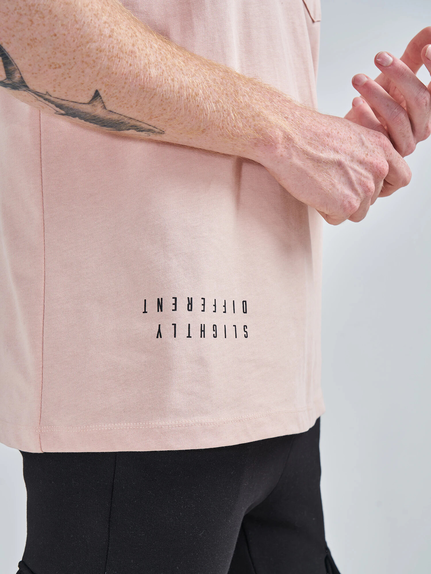 ABOUT YOU x Swalina&Linus Tricou 'Liam' rosé - Pled.ro