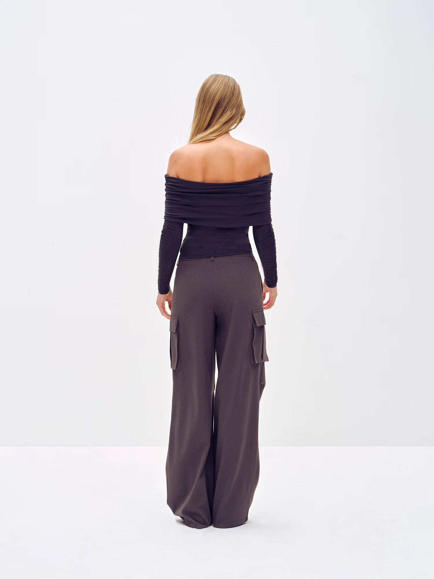 ABOUT YOU x Toni Garrn Pantaloni cu buzunare 'Dakota' gri - Pled.ro