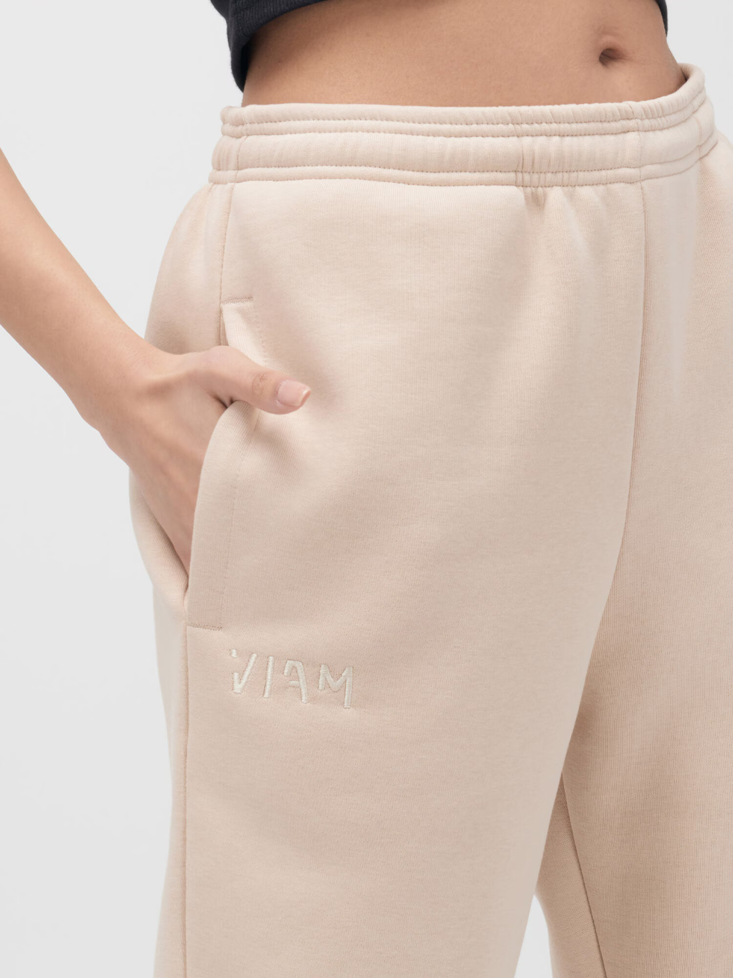 ABOUT YOU x VIAM Studio Pantaloni 'JENNIFER' nisipiu - Pled.ro