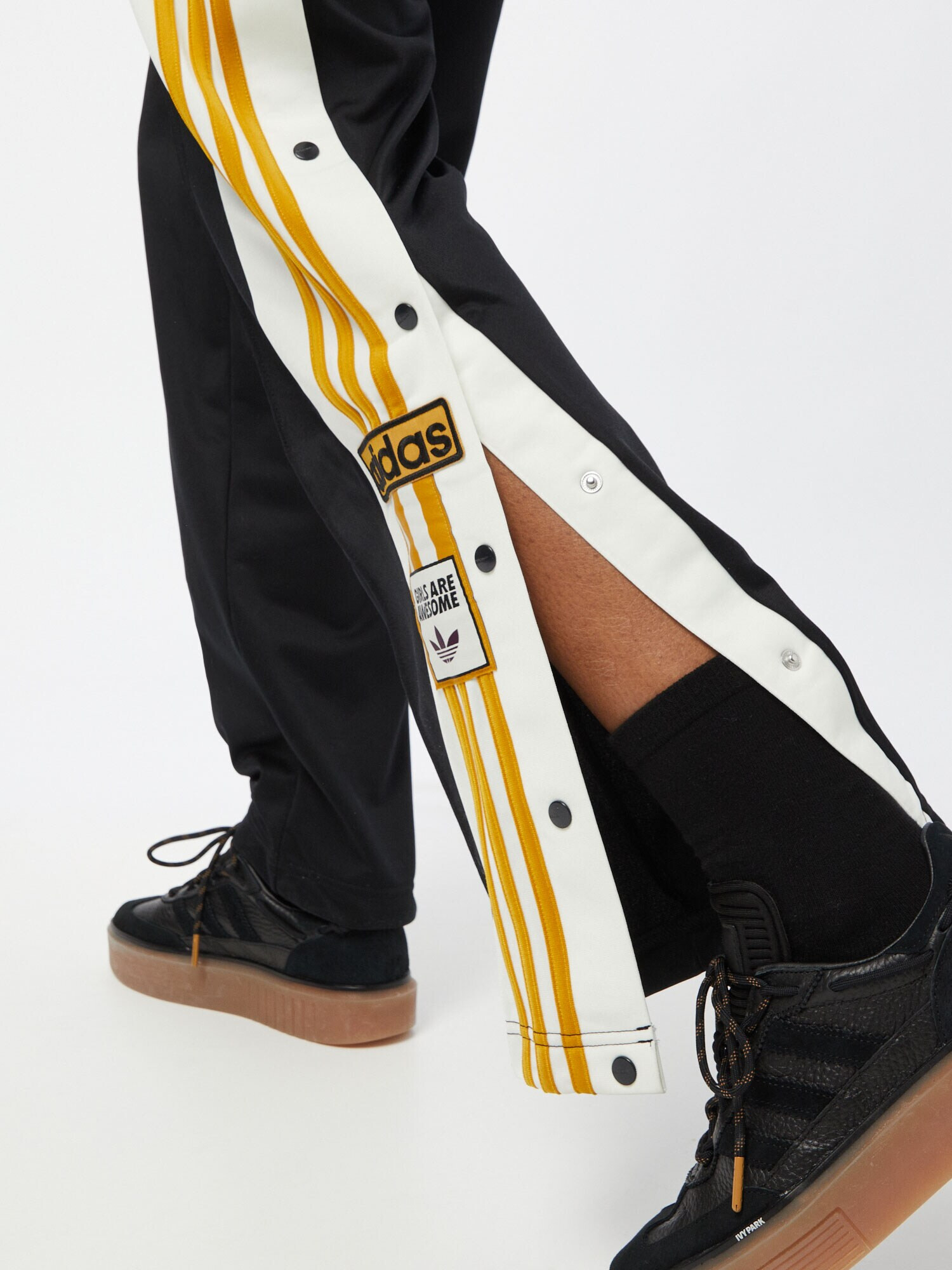 ADIDAS ORIGINALS Pantaloni 'ADIBREAK' galben / negru - Pled.ro